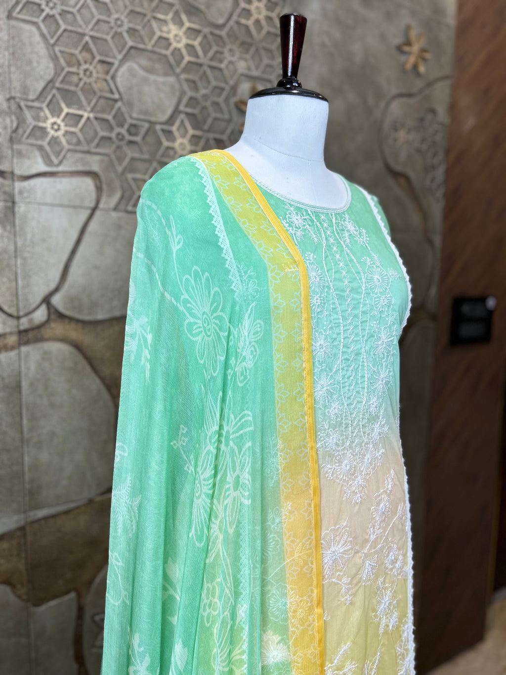 Ombre Shade Mul Cotton Unstitched Suit | Floral Thread Embroidery & Cutdana Handwork | Lacework Ghera and Sleeves | Digital Print Back And Chiffon Dupatta