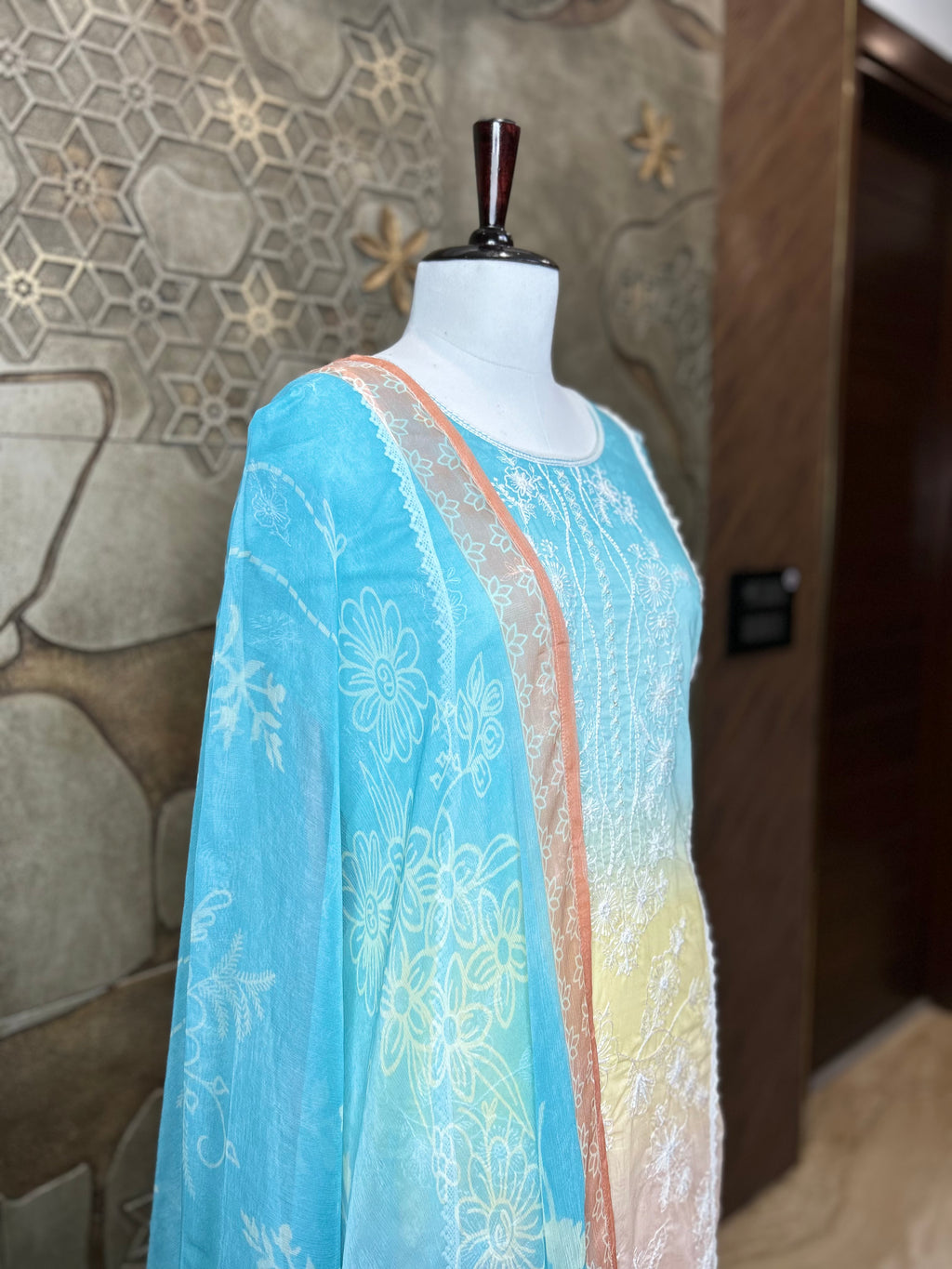 Ombre Shade Mul Cotton Unstitched Suit | Floral Thread Embroidery & Cutdana Handwork | Lacework Ghera and Sleeves | Digital Print Back And Chiffon Dupatta