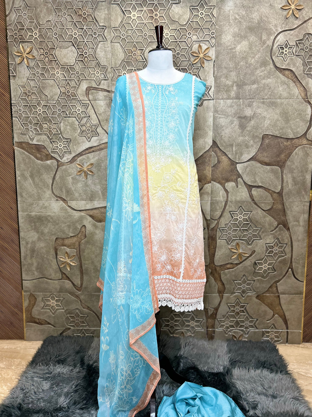 Ombre Shade Mul Cotton Unstitched Suit | Floral Thread Embroidery & Cutdana Handwork | Lacework Ghera and Sleeves | Digital Print Back And Chiffon Dupatta