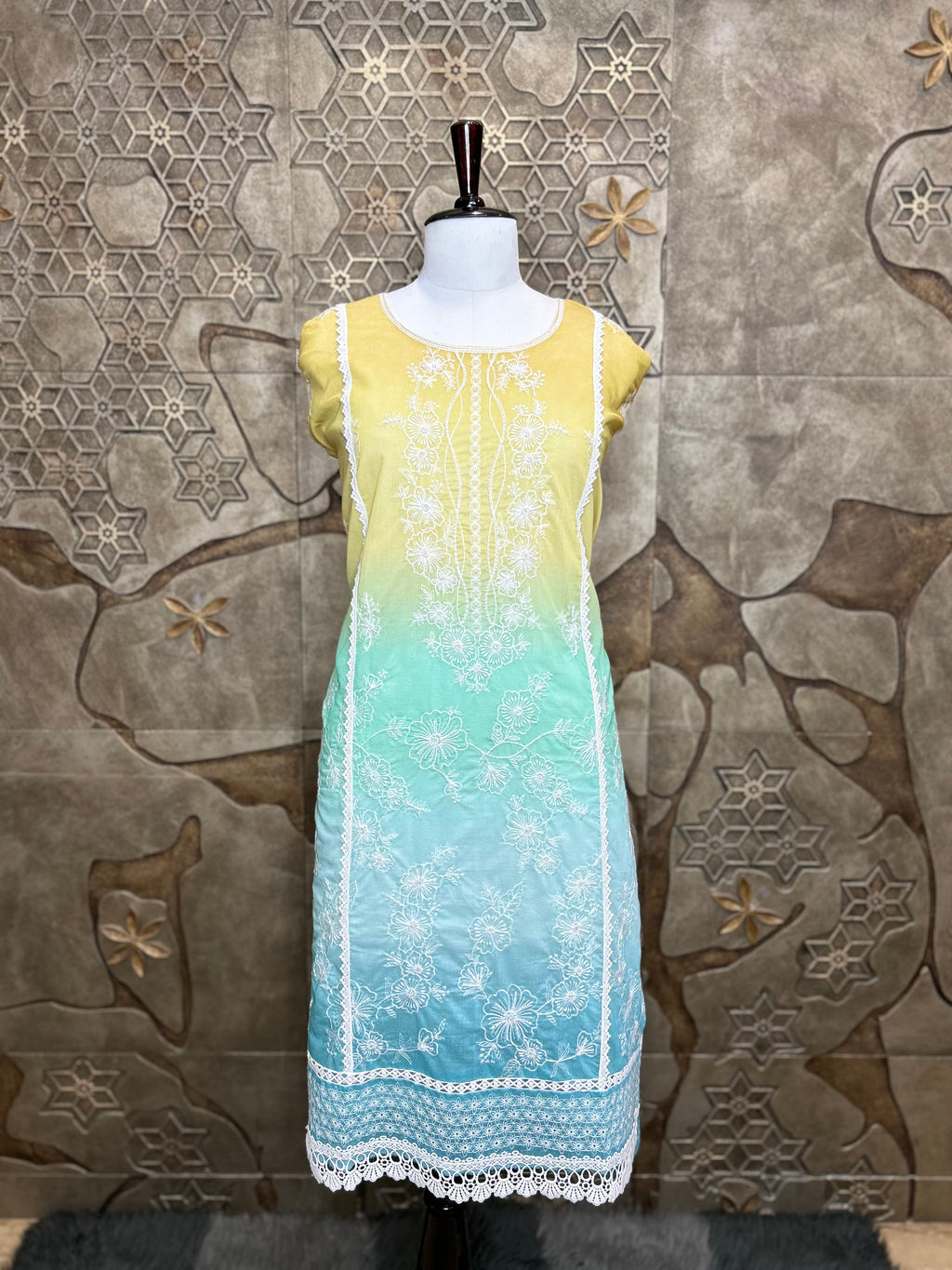 Ombre Shade Mul Cotton Unstitched Suit | Floral Thread Embroidery & Cutdana Handwork | Lacework Ghera and Sleeves | Digital Print Back And Chiffon Dupatta