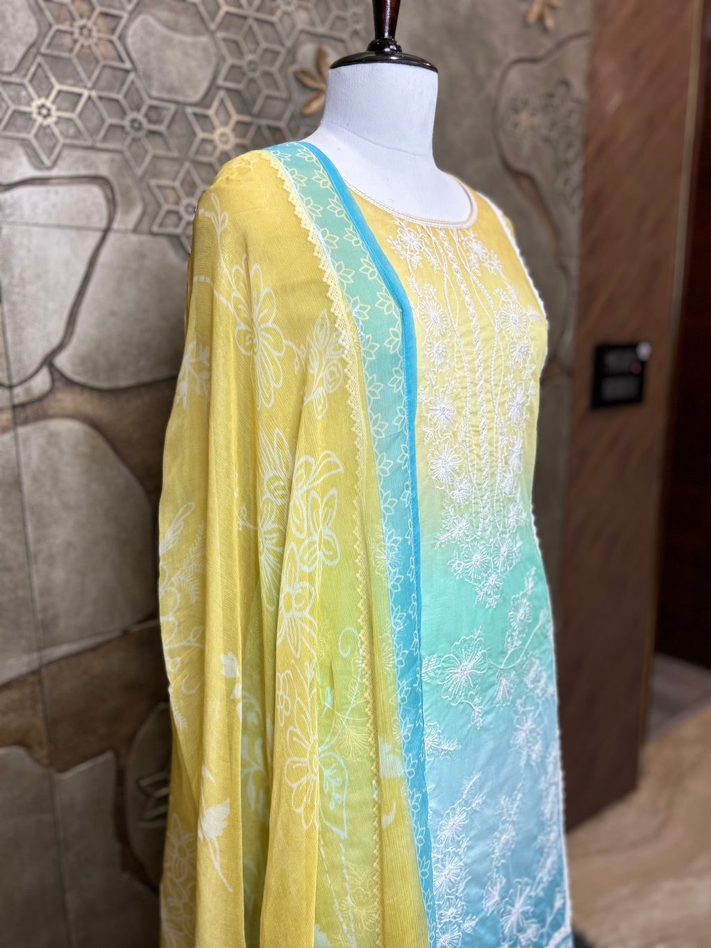 Ombre Shade Mul Cotton Unstitched Suit | Floral Thread Embroidery & Cutdana Handwork | Lacework Ghera and Sleeves | Digital Print Back And Chiffon Dupatta