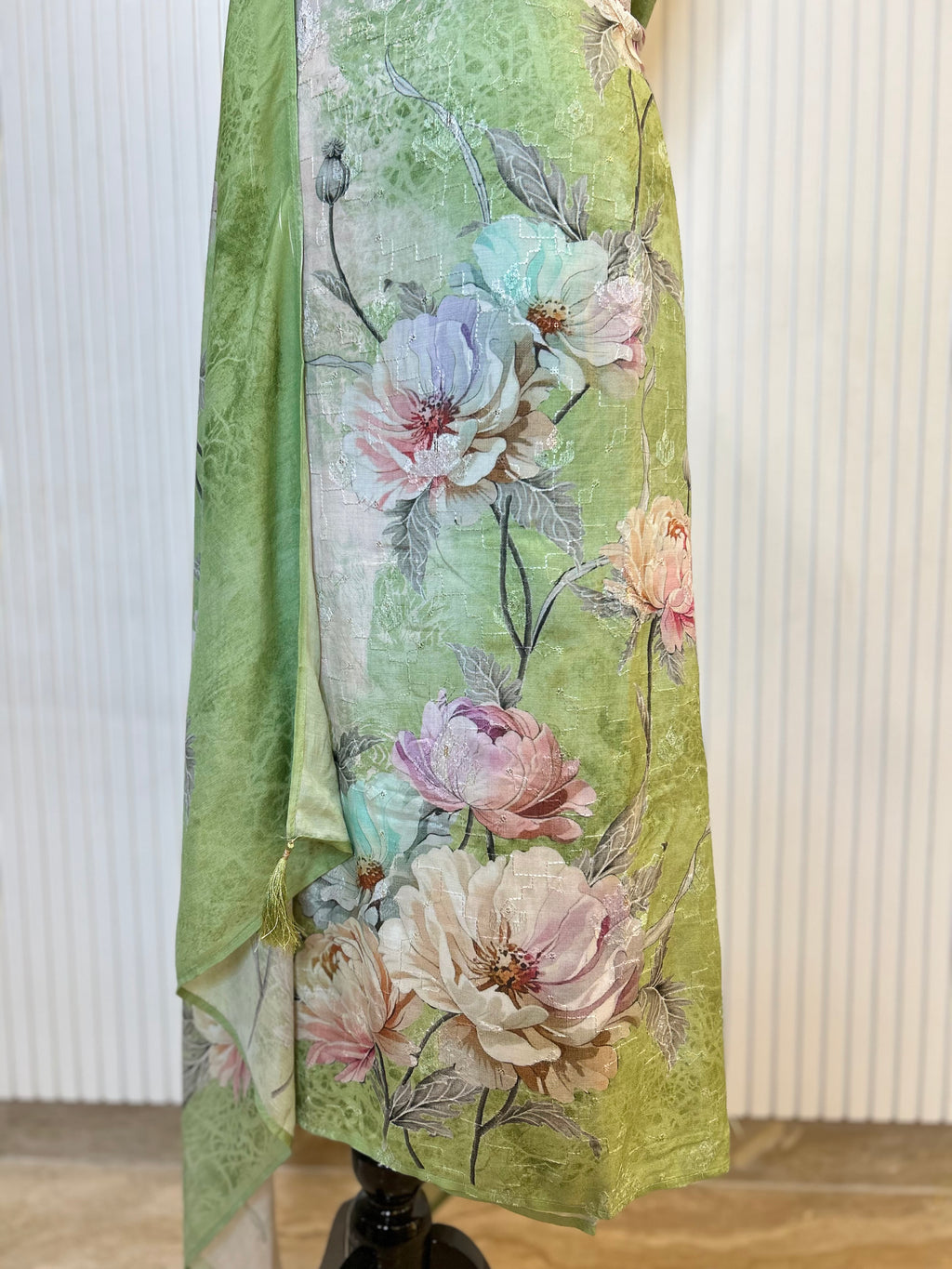 Muslin Cotton Digital Print Unstitched Suit Set with Embroidery Jaal And Floral Printed Dupatta | Premium Suit Material For Women